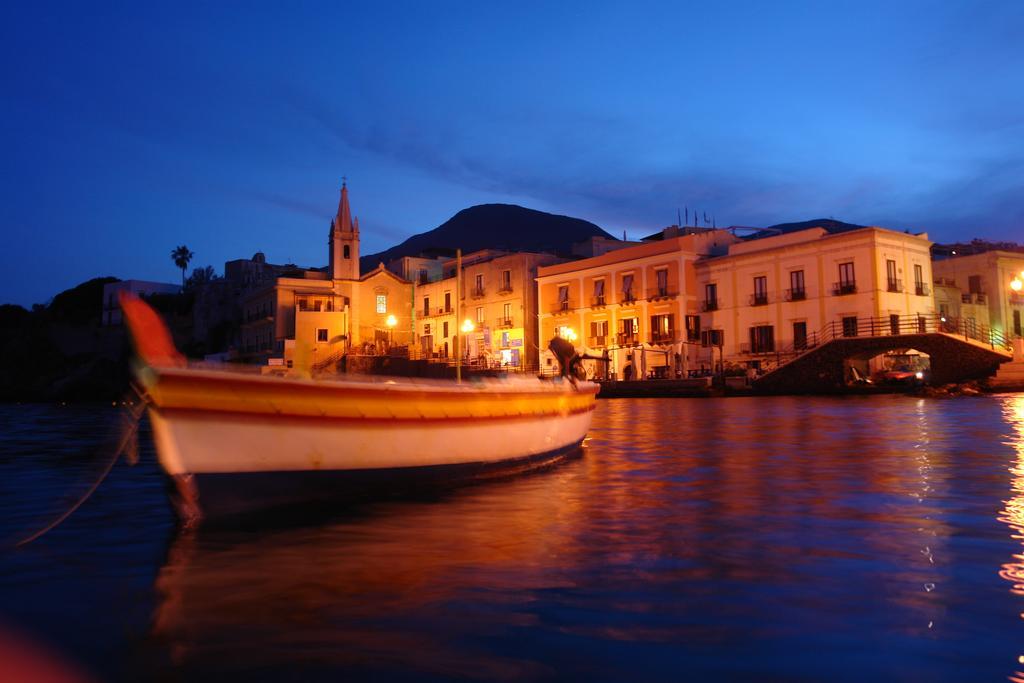 Venti Di Mare Appartement Lipari  Buitenkant foto